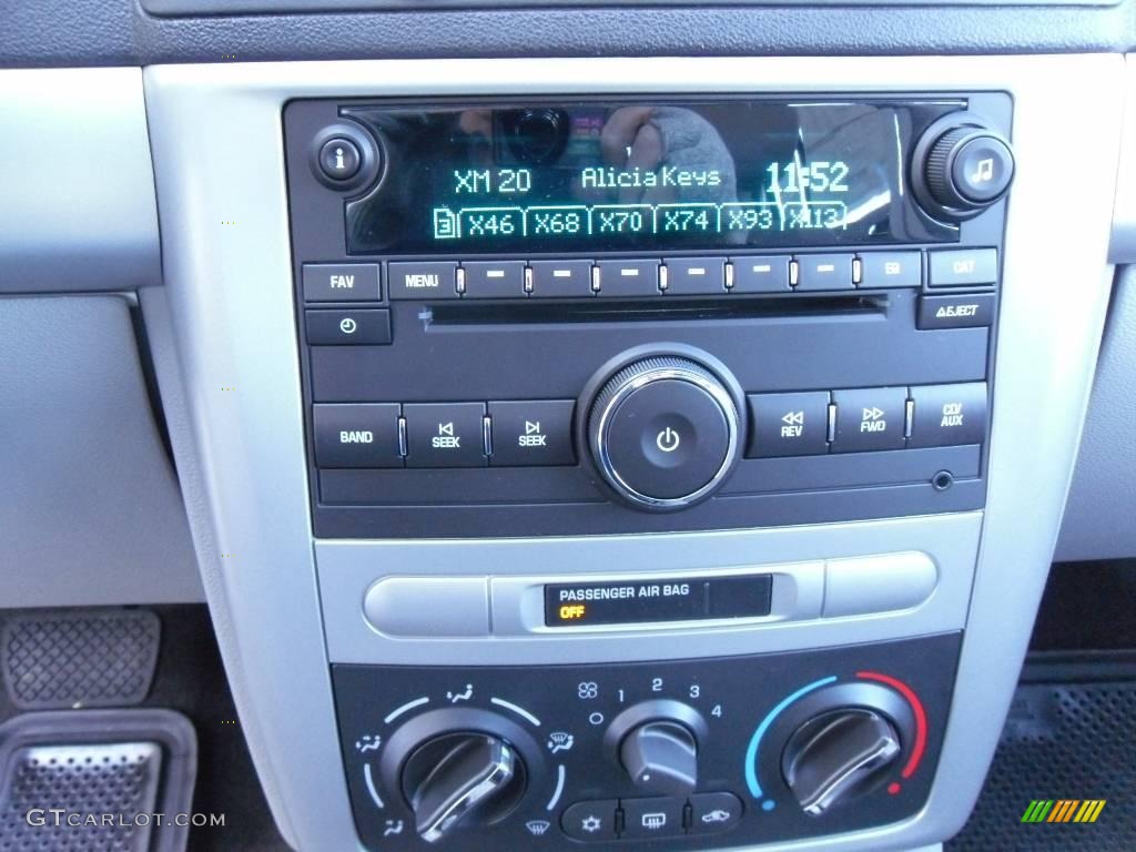 2010 Cobalt LS Sedan - Silver Ice Metallic / Gray photo #24