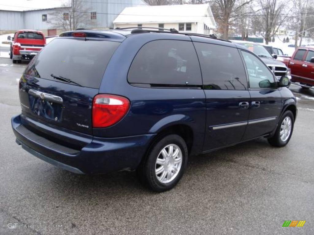 2005 chrysler town and country touring