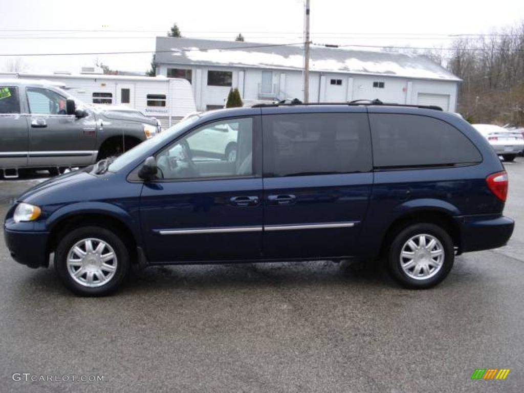 2005 Town & Country Touring - Midnight Blue Pearl / Dark Khaki/Light Graystone photo #7