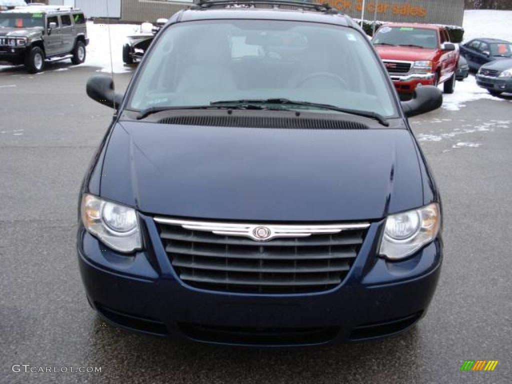 2005 Town & Country Touring - Midnight Blue Pearl / Dark Khaki/Light Graystone photo #9