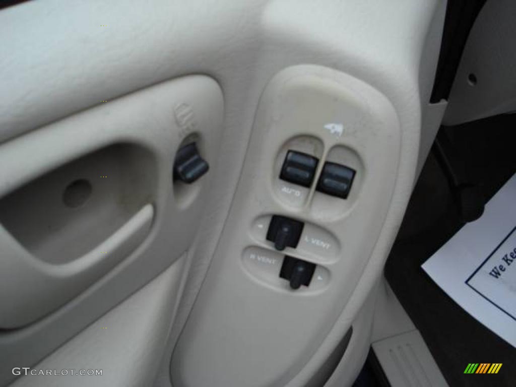 2005 Town & Country Touring - Midnight Blue Pearl / Dark Khaki/Light Graystone photo #12