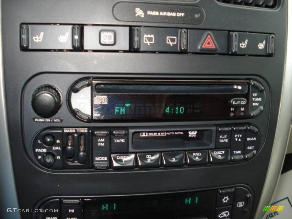 2005 Town & Country Touring - Midnight Blue Pearl / Dark Khaki/Light Graystone photo #19