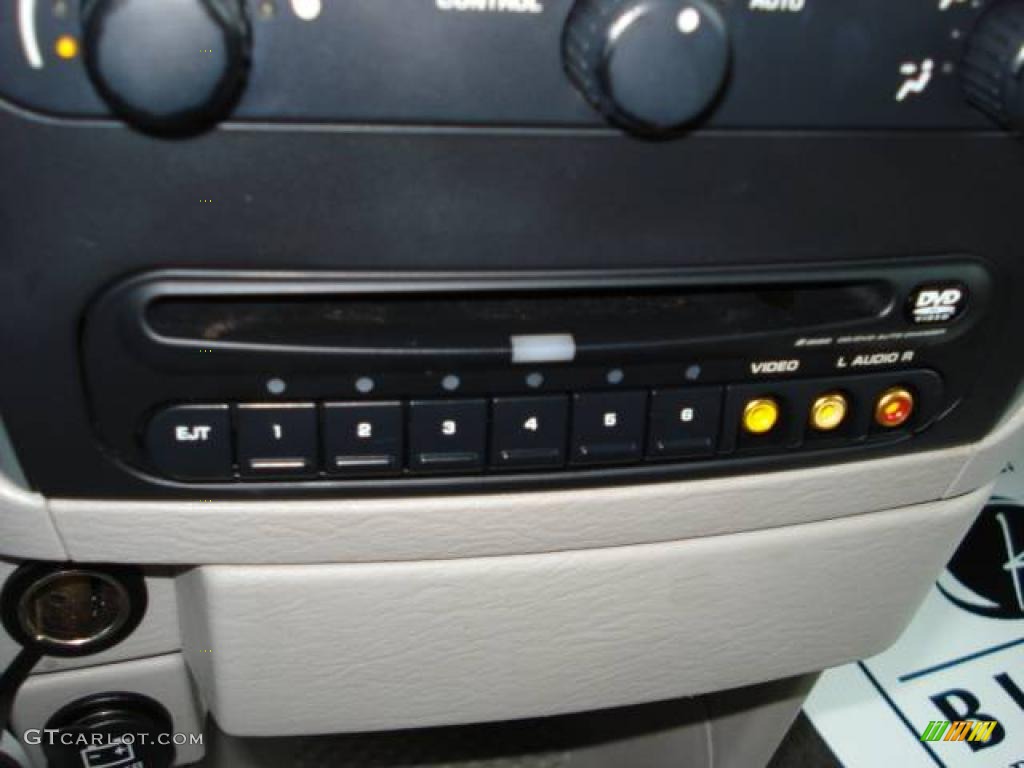 2005 Town & Country Touring - Midnight Blue Pearl / Dark Khaki/Light Graystone photo #21