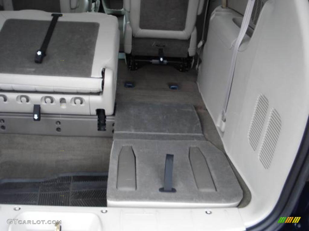 2005 Town & Country Touring - Midnight Blue Pearl / Dark Khaki/Light Graystone photo #27