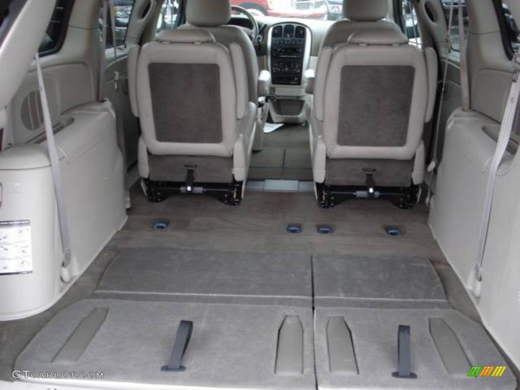 2005 Town & Country Touring - Midnight Blue Pearl / Dark Khaki/Light Graystone photo #28