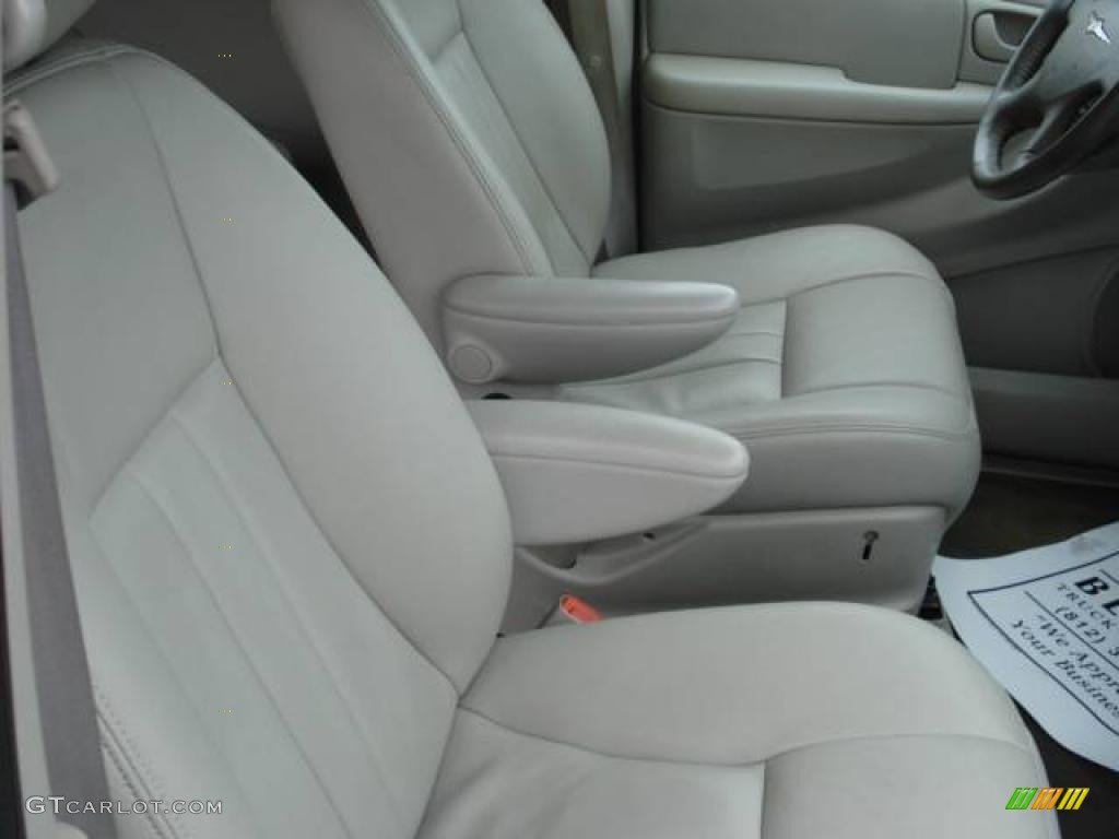 2005 Town & Country Touring - Midnight Blue Pearl / Dark Khaki/Light Graystone photo #31