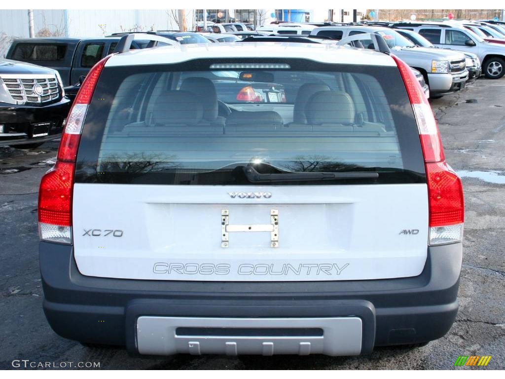 2005 XC70 AWD - Ice White / Taupe photo #6