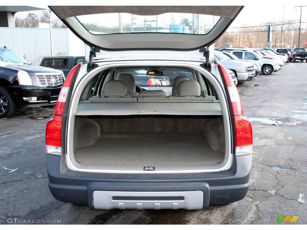 2005 XC70 AWD - Ice White / Taupe photo #7