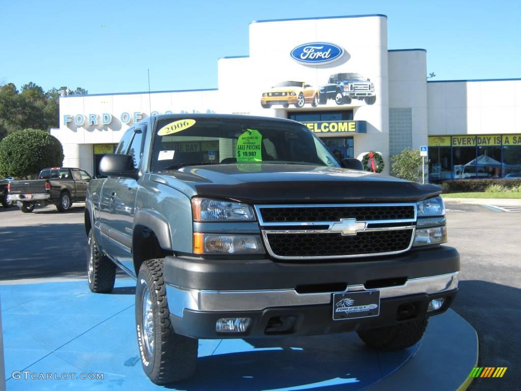 2006 Silverado 2500HD LT Extended Cab 4x4 - Blue Granite Metallic / Medium Gray photo #1