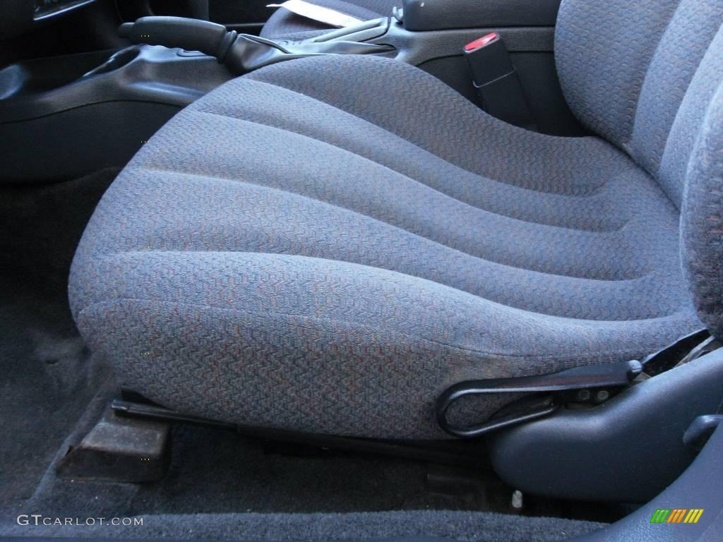 2001 Sunfire SE Sedan - Arctic White / Graphite photo #9