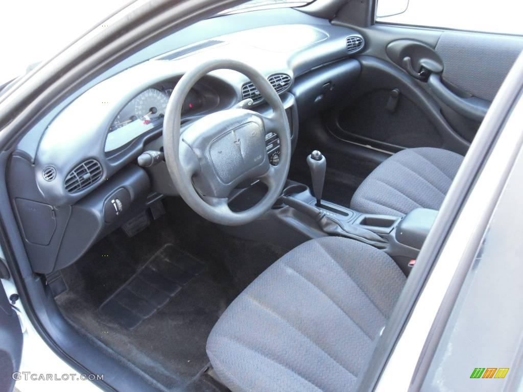 2001 Sunfire SE Sedan - Arctic White / Graphite photo #26