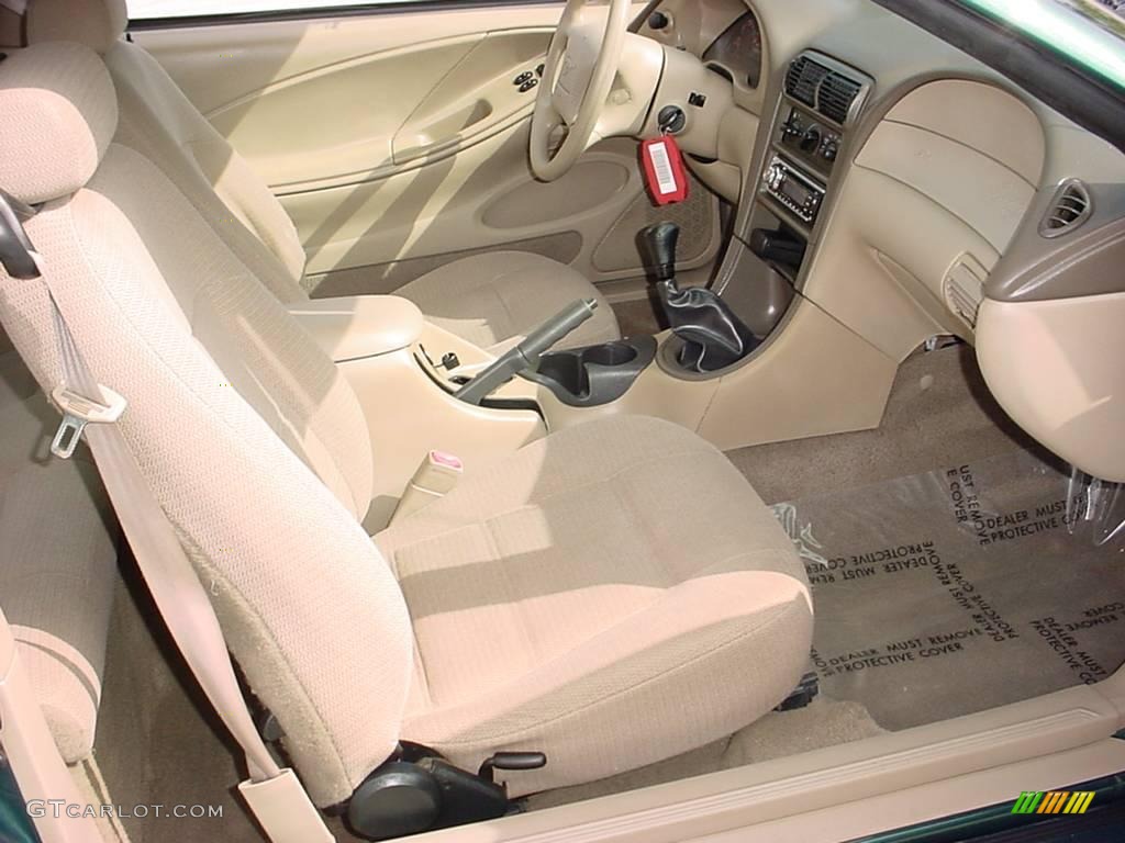 Medium Parchment Interior 2000 Ford Mustang V6 Coupe Photo #24217838