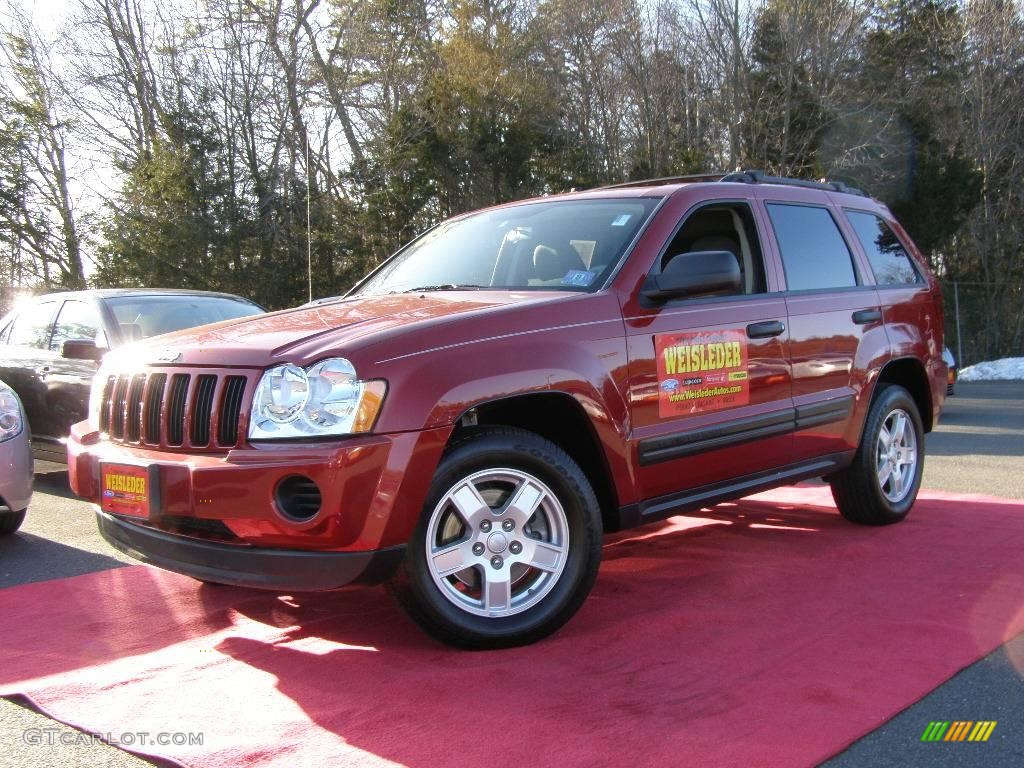 2005 Grand Cherokee Laredo 4x4 - Inferno Red Crystal Pearl / Medium Slate Gray photo #1