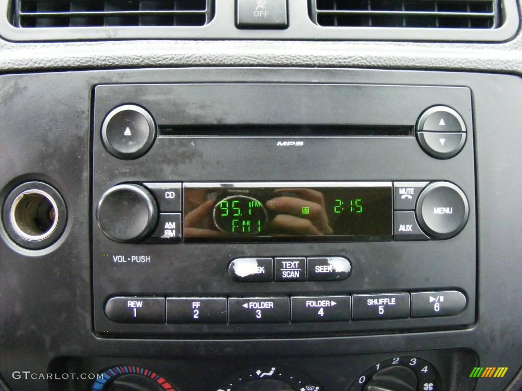 2007 Focus ZX4 SE Sedan - Kiwi Green Metallic / Charcoal/Light Flint photo #41