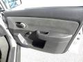 Brillant Silver - Versa 1.8 S Hatchback Photo No. 9