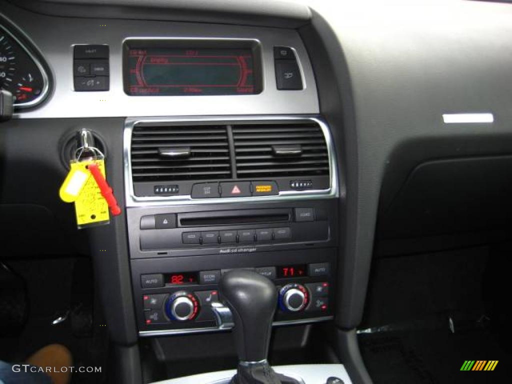 2007 Q7 3.6 quattro - Light Silver Metallic / Black photo #20