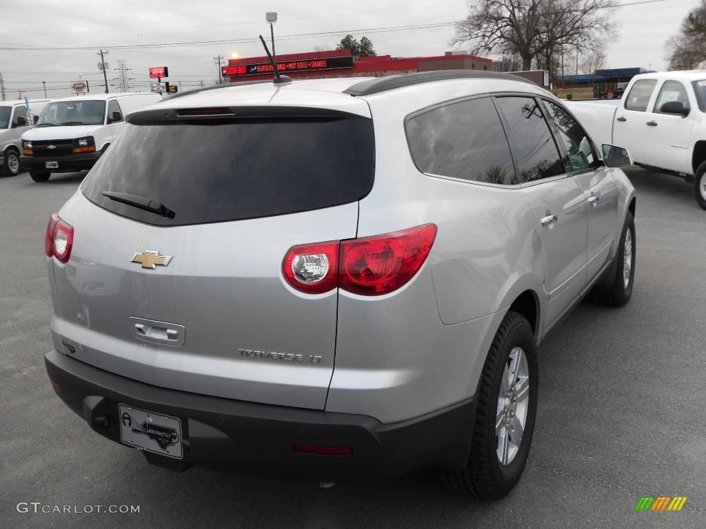 2010 Traverse LT - Silver Ice Metallic / Ebony photo #4
