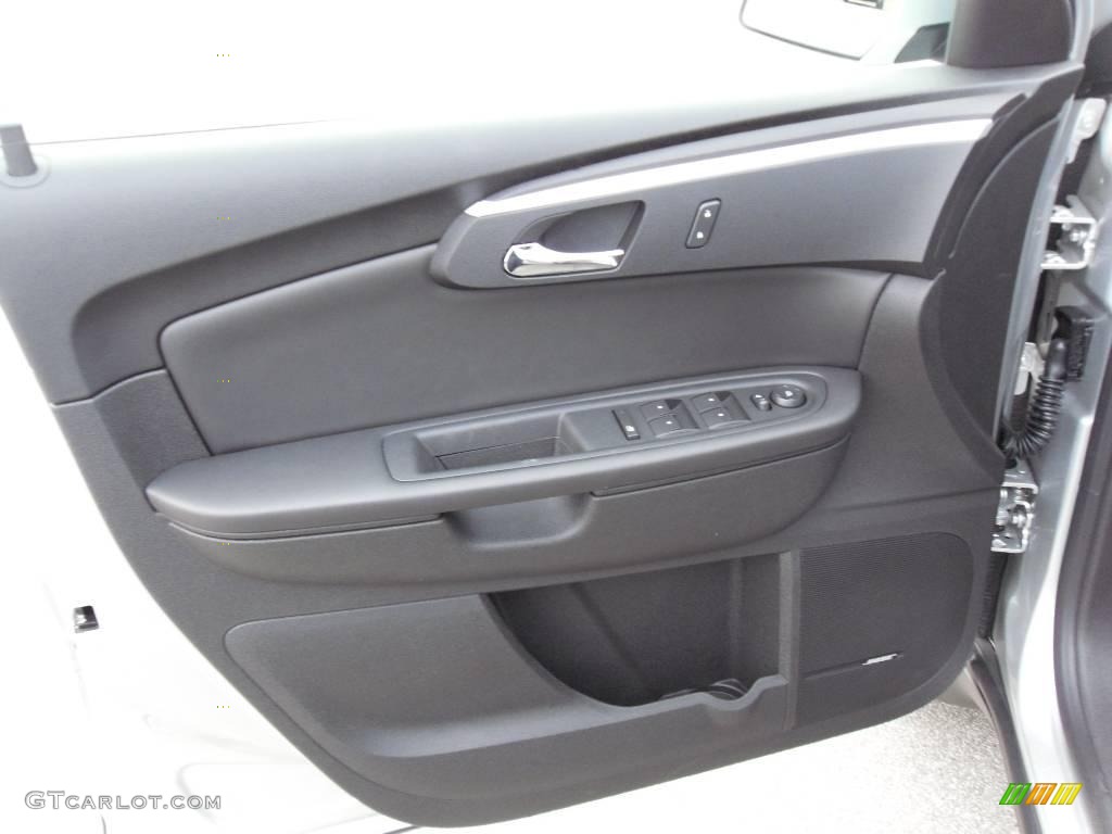 2010 Traverse LT - Silver Ice Metallic / Ebony photo #7