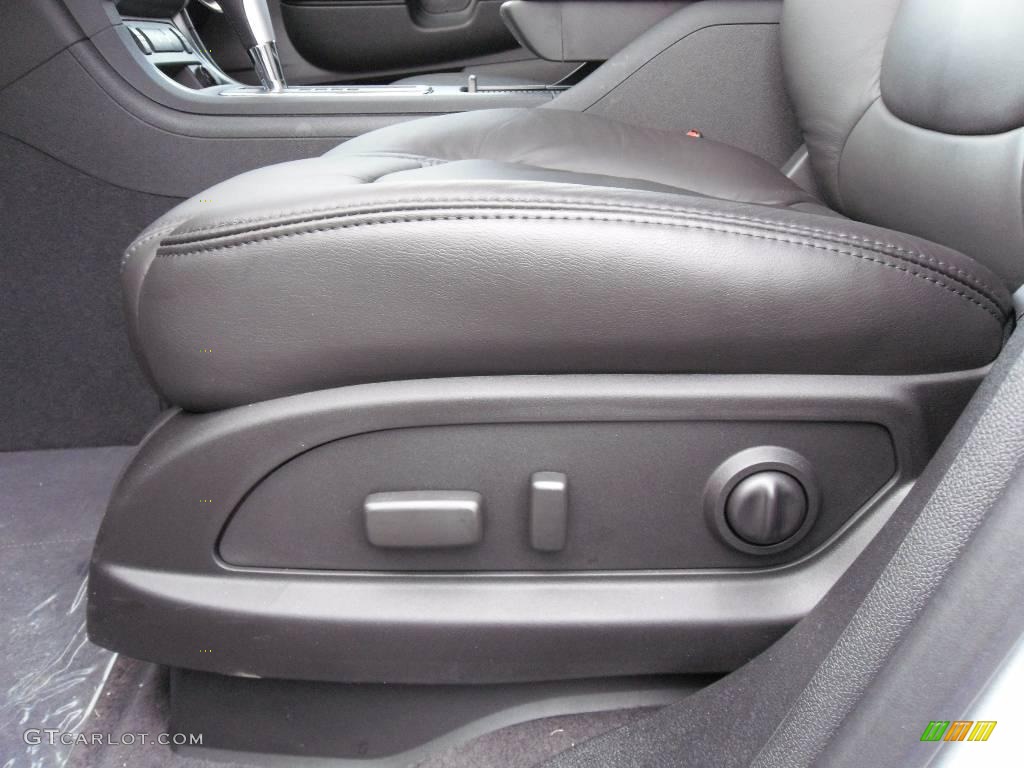 2010 Traverse LT - Silver Ice Metallic / Ebony photo #9