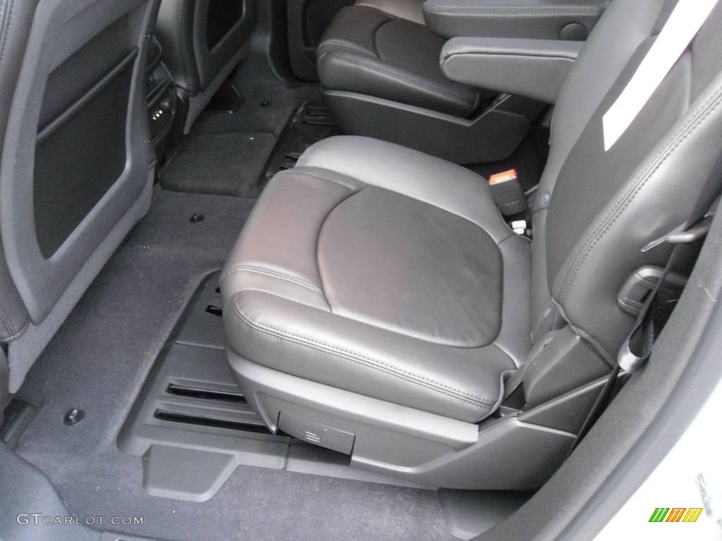 2010 Traverse LT - Silver Ice Metallic / Ebony photo #11