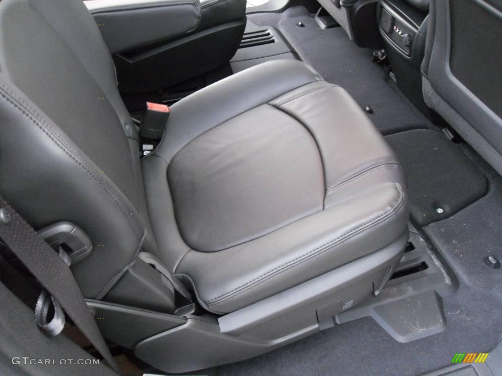 2010 Traverse LT - Silver Ice Metallic / Ebony photo #13