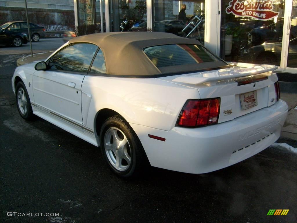 2001 Mustang V6 Convertible - Oxford White / Medium Parchment photo #3