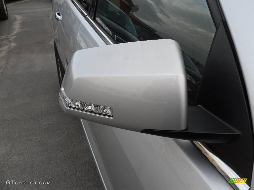 2010 Traverse LT - Silver Ice Metallic / Ebony photo #19