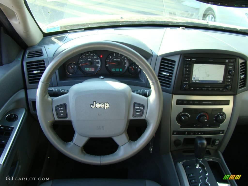 2006 Grand Cherokee Laredo 4x4 - Black / Medium Slate Gray photo #10