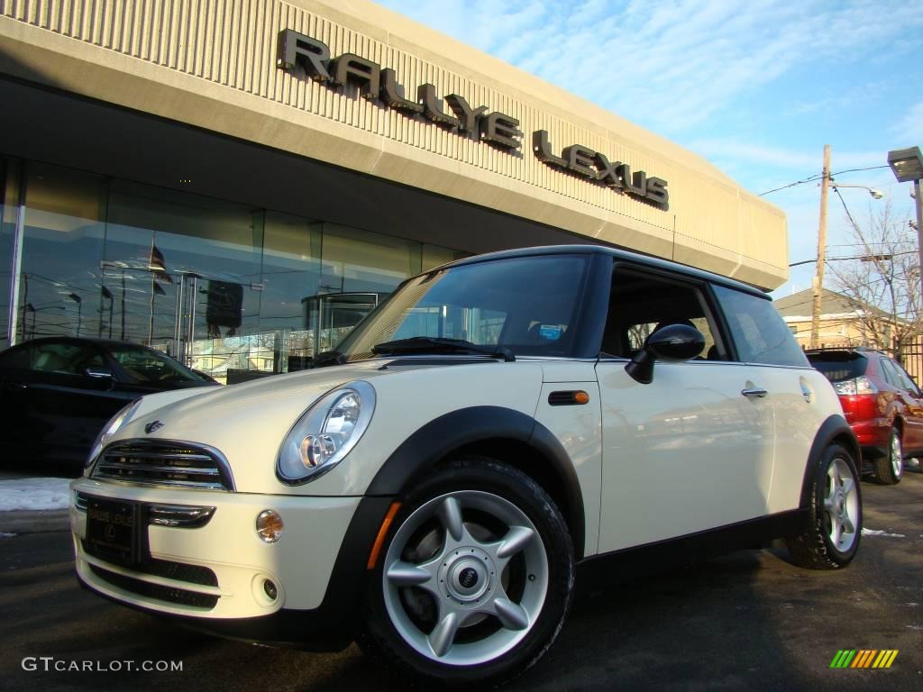 2006 Cooper Hardtop - Pepper White / Grey/Panther Black photo #1