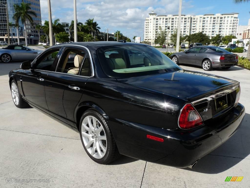 2009 XJ XJ8 - Ultimate Black / Champagne/Charcoal photo #4