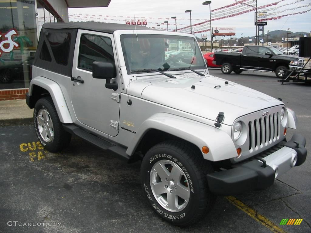 2009 Wrangler Sahara 4x4 - Bright Silver Metallic / Dark Slate Gray/Medium Slate Gray photo #1