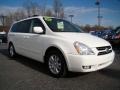 2006 White Kia Sedona EX  photo #1