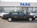 2006 Black Lincoln Town Car Executive L  photo #17