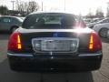 2006 Black Lincoln Town Car Executive L  photo #19