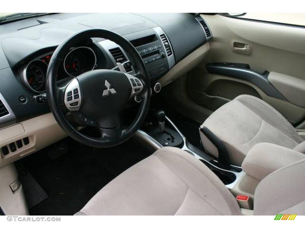 2007 Outlander XLS - Desert Sand Metallic / Beige photo #17