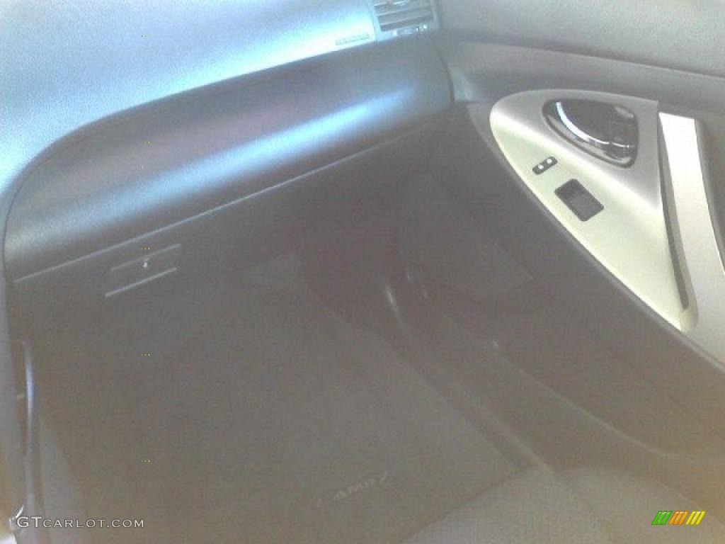 2008 Camry SE V6 - Magnetic Gray Metallic / Dark Charcoal photo #11