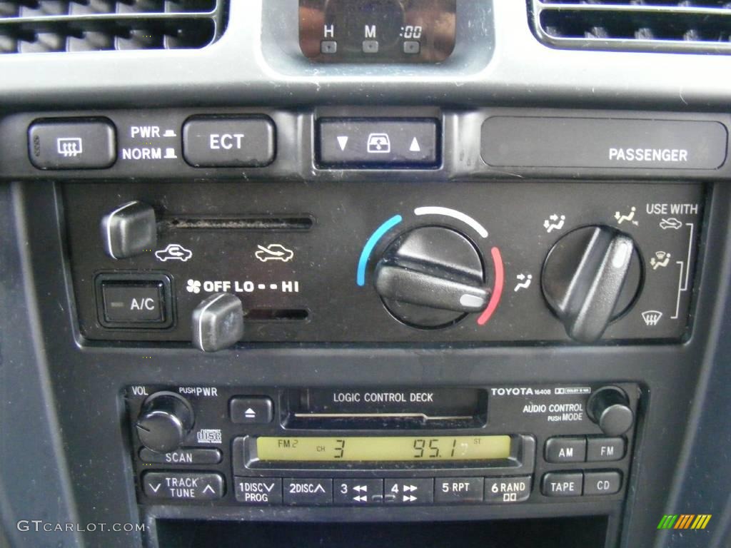 1999 4Runner  - Imperial Jade Green Mica / Oak photo #42