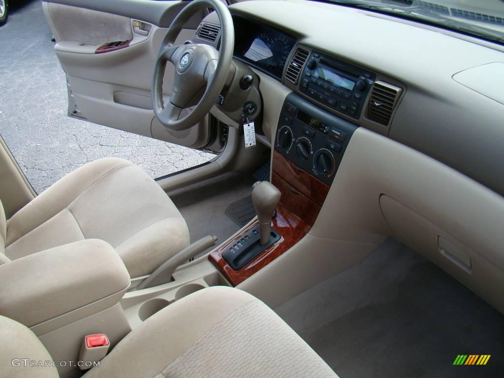 2005 Corolla LE - Desert Sand Mica / Pebble Beige photo #12