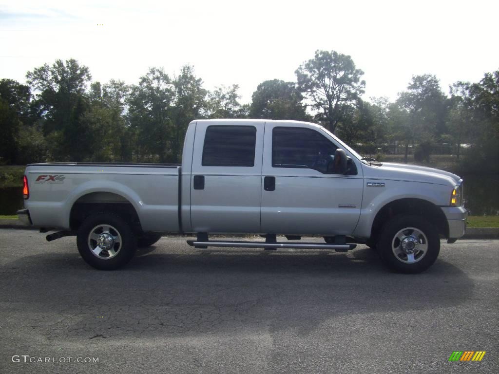 2005 F250 Super Duty FX4 Crew Cab 4x4 - Silver Metallic / Medium Flint photo #1