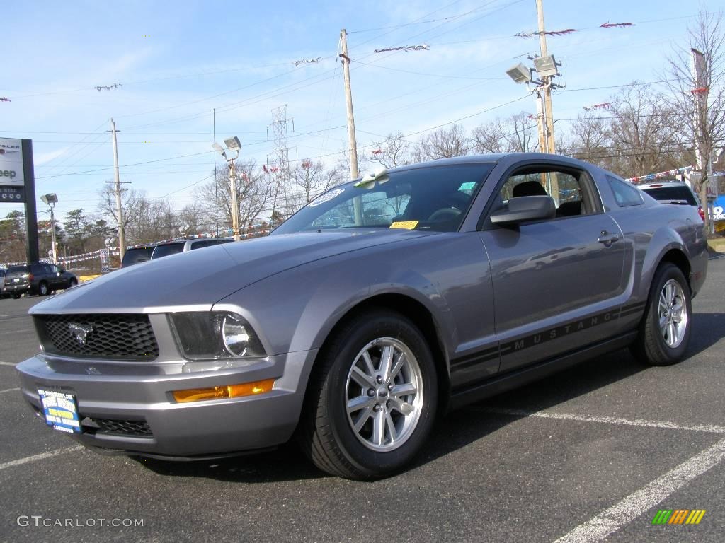 2007 Mustang V6 Deluxe Coupe - Tungsten Grey Metallic / Dark Charcoal photo #1