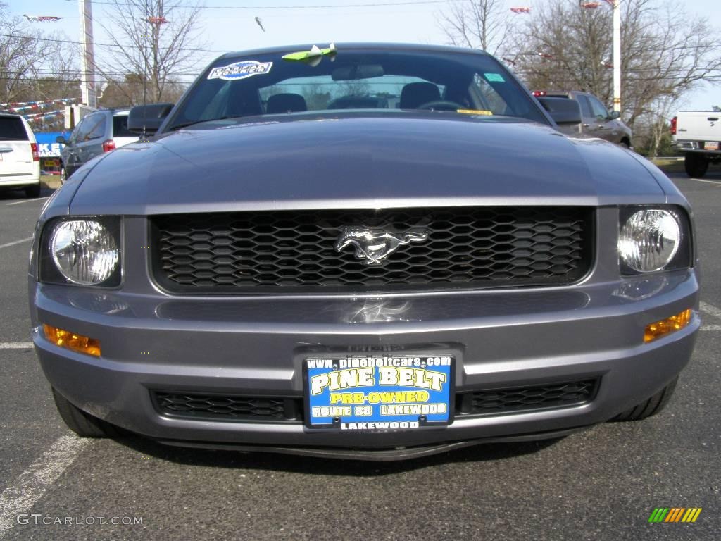 2007 Mustang V6 Deluxe Coupe - Tungsten Grey Metallic / Dark Charcoal photo #2