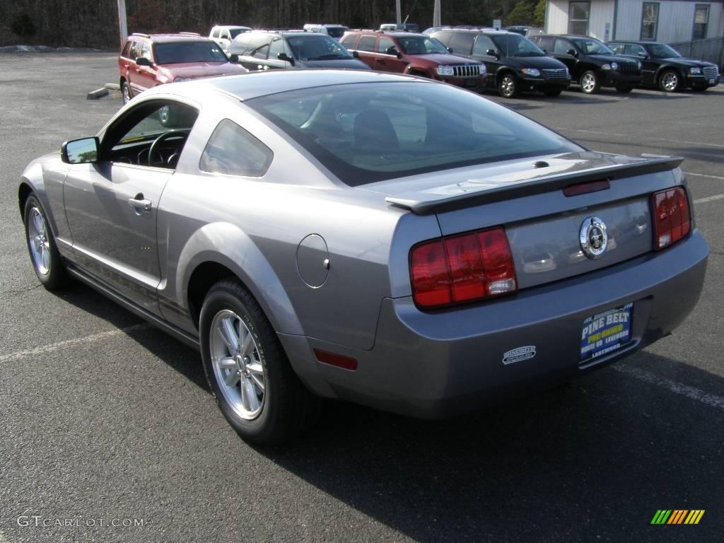 2007 Mustang V6 Deluxe Coupe - Tungsten Grey Metallic / Dark Charcoal photo #4