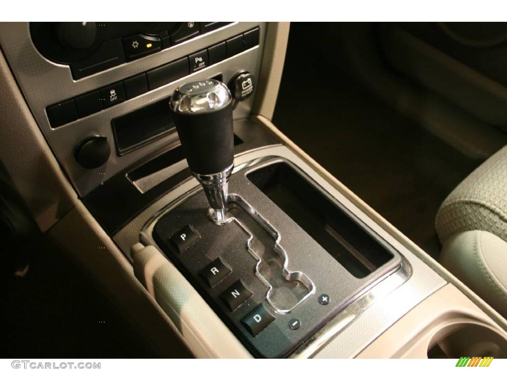 2006 Commander 4x4 - Jeep Green Metallic / Medium Slate Gray photo #11