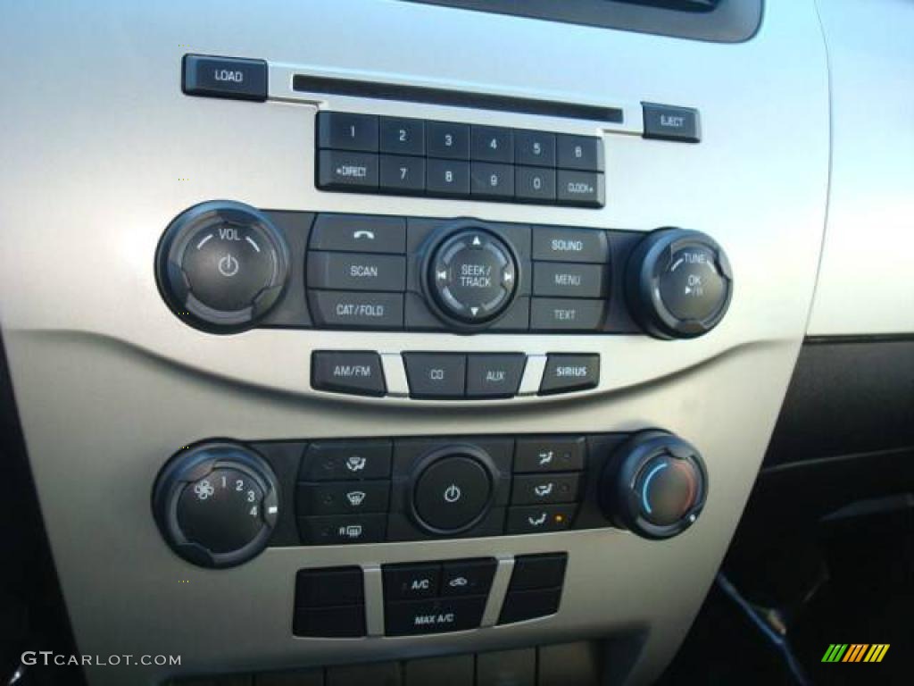 2008 Focus SES Sedan - Silver Frost Metallic / Charcoal Black photo #13