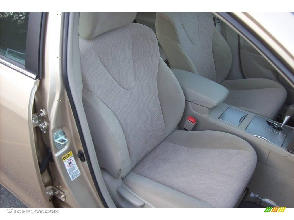 Bisque Interior 2010 Toyota Camry LE Photo #24335083