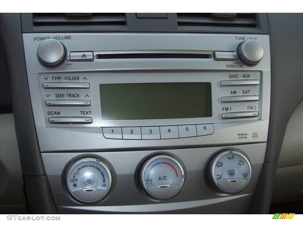 2010 Toyota Camry LE Audio System Photo #24335115