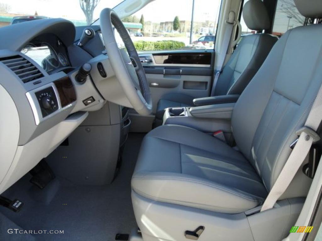 2010 Town & Country Touring - Clearwater Blue Pearl / Medium Slate Gray/Light Shale photo #10