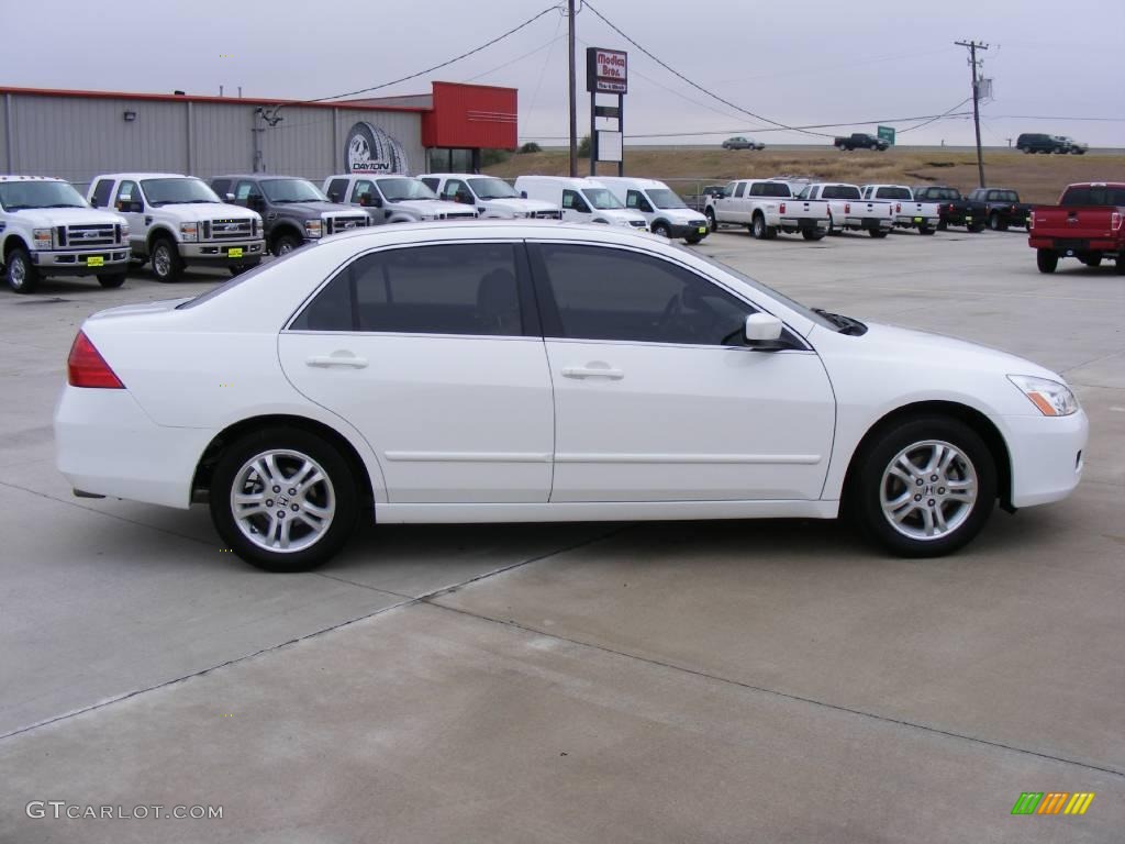 2007 Accord SE Sedan - Taffeta White / Ivory photo #2