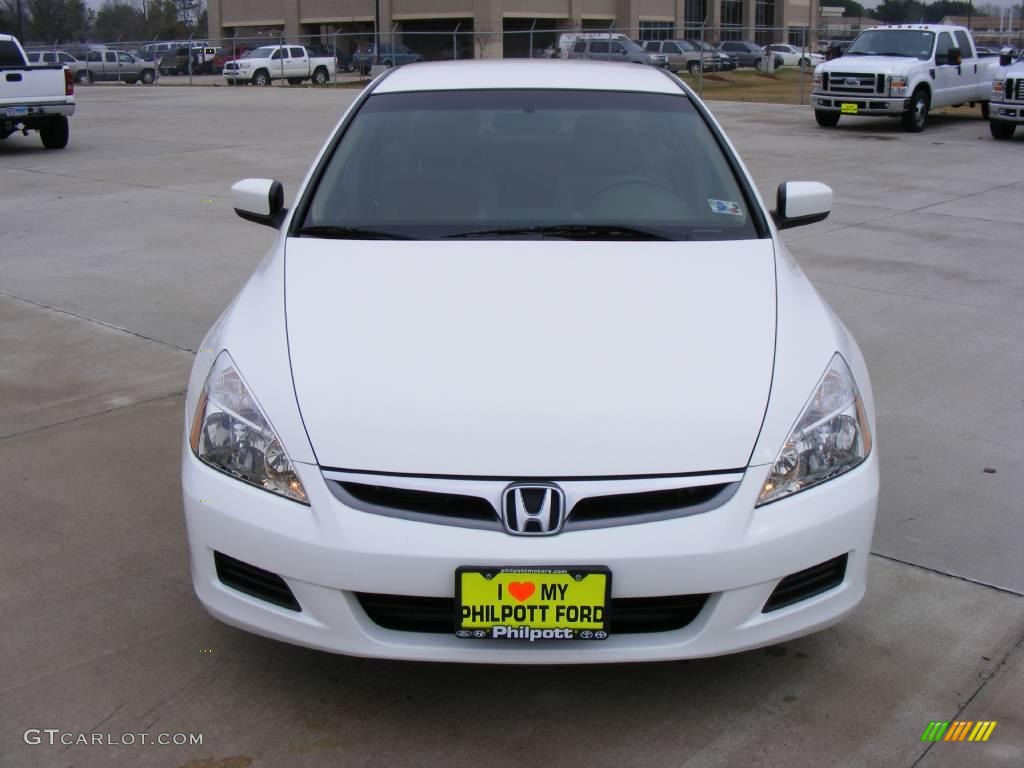 2007 Accord SE Sedan - Taffeta White / Ivory photo #8