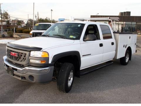 2005 GMC Sierra 2500HD SLT Crew Cab 4x4 Chassis Utility Data, Info and Specs